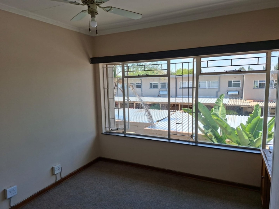 To Let 2 Bedroom Property for Rent in Adamayview North West